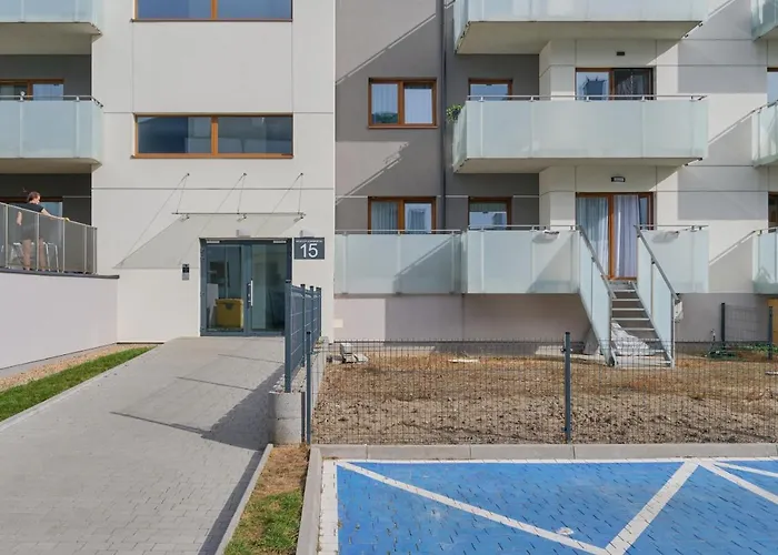 Spacious Family Apartment With Free Garage By Noclegi Renters