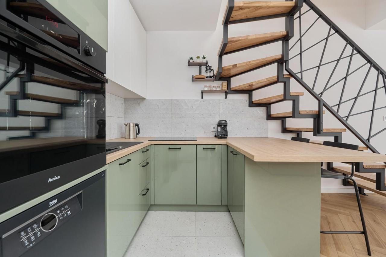 Apartment Spacious Family With Free Garage By Renters *