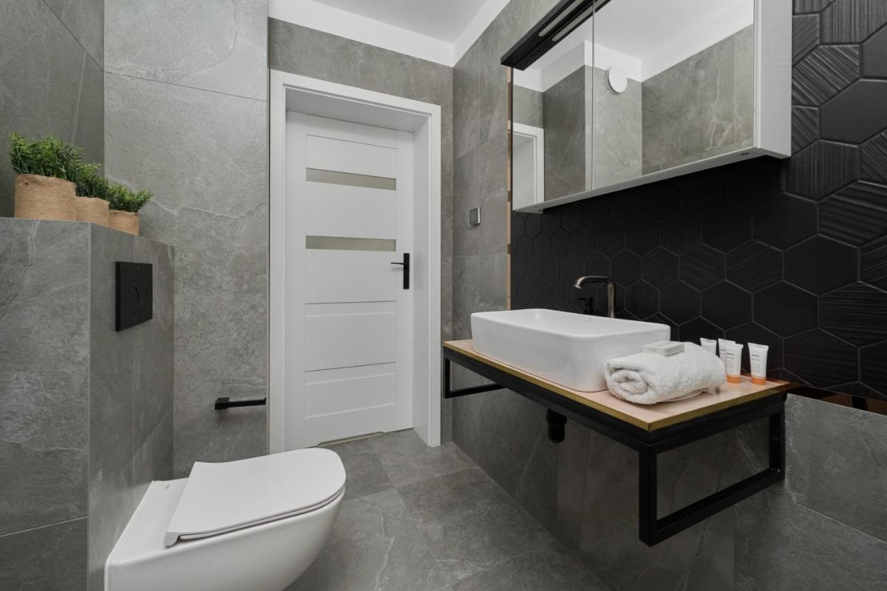 Spacious Family With Free Garage By Renters Wroclaw