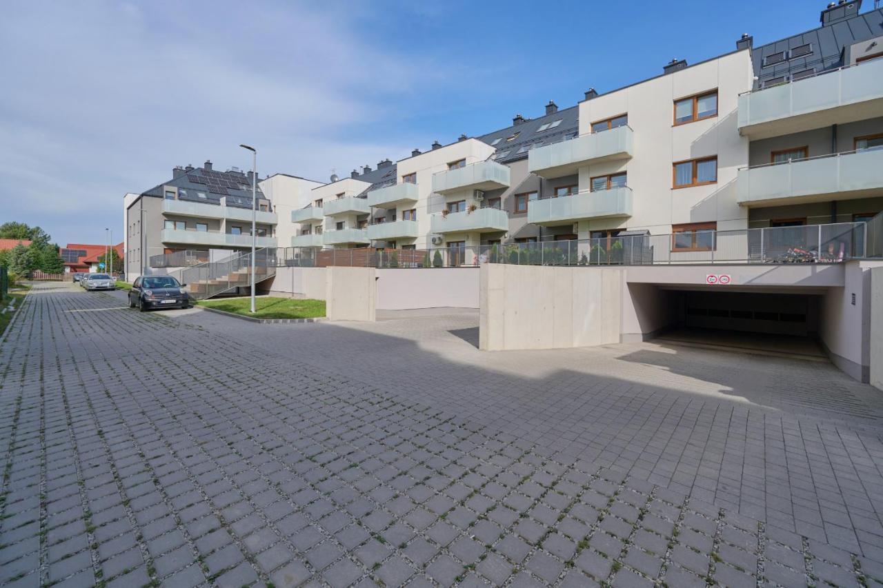 Spacious Family With Free Garage By Renters * Wroclaw