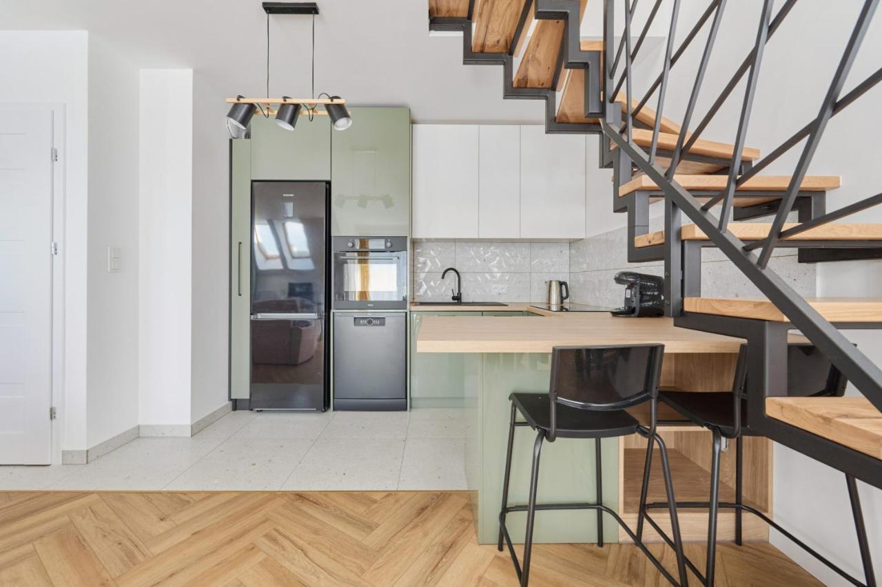 Spacious Family With Free Garage By Renters Apartment Wroclaw
