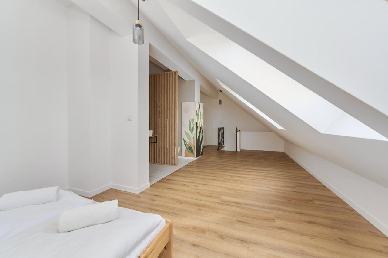 Spacious Family With Free Garage By Renters